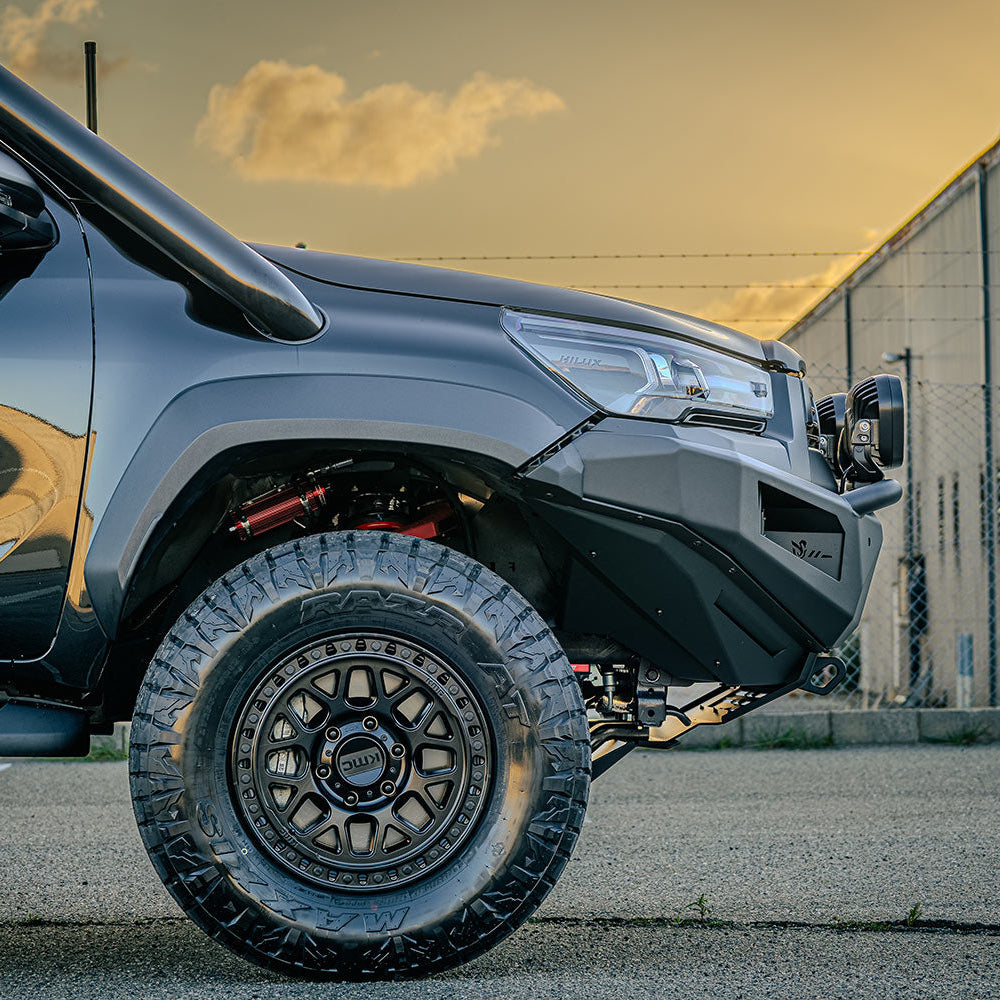 Toyota Hilux Rogue Bull Bar (2023-25) | VIKOR Diablo (Pre-Runner)