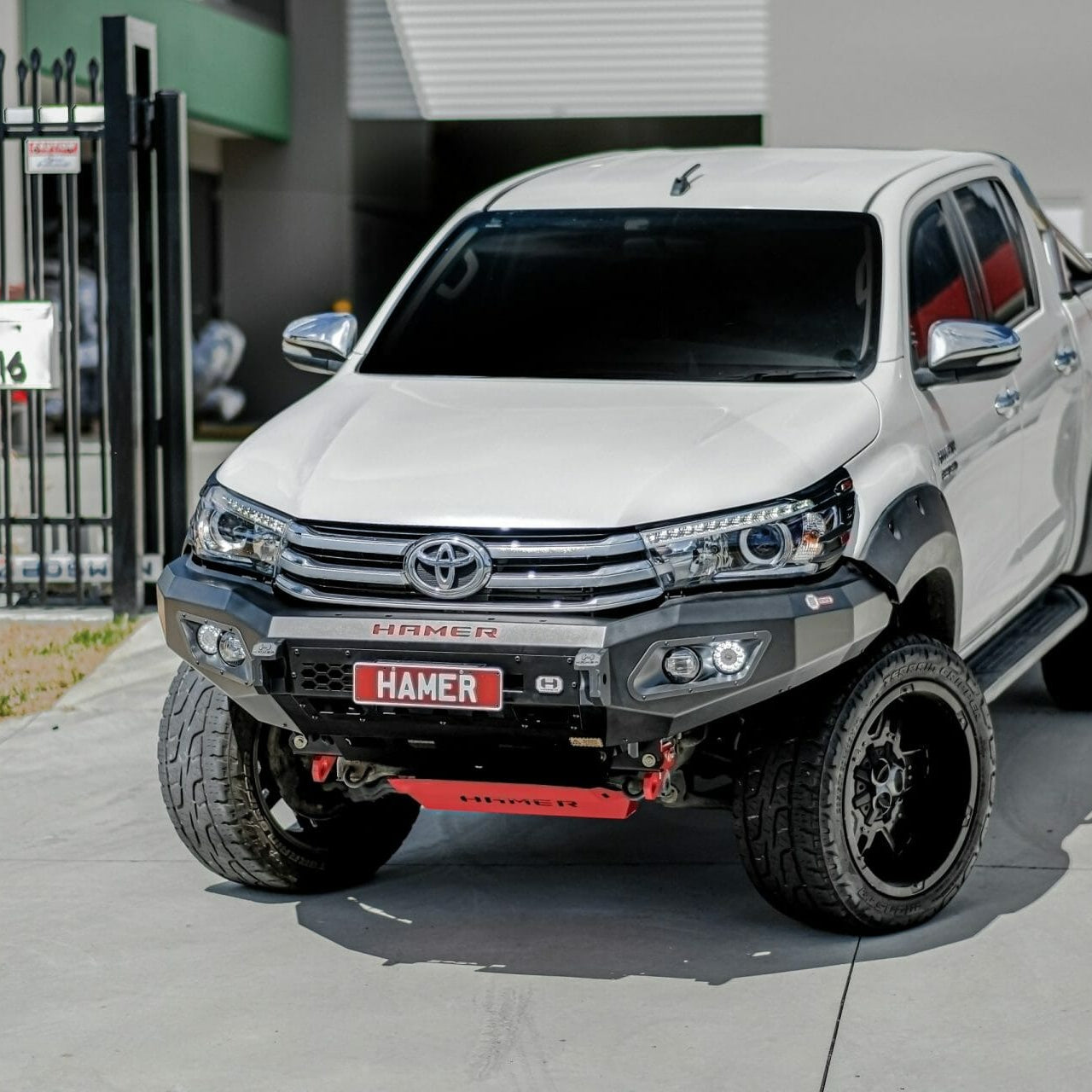 Hamer 4x4 King Series Bull Bar - Toyota Hilux Bull Bar (2015-2018)