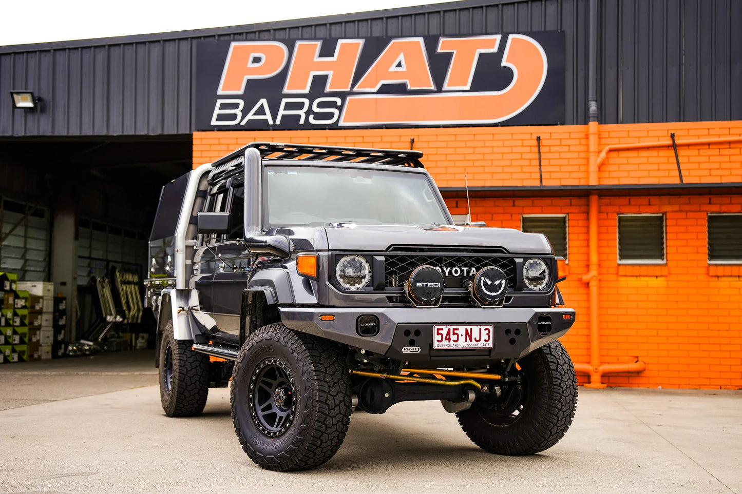 Toyota Land Cruiser 79/76/78 Series V2 Bull Bar 2023+ Facelift
