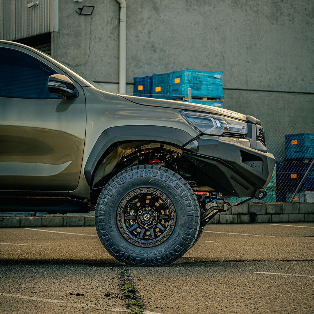 Toyota Hilux Rogue Bull Bar (2023-25) | VIKOR Diablo (Loop)